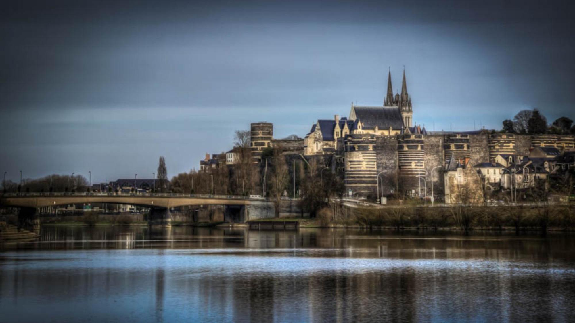 Suite Toussaint - Calme & Authentique Angers Buitenkant foto